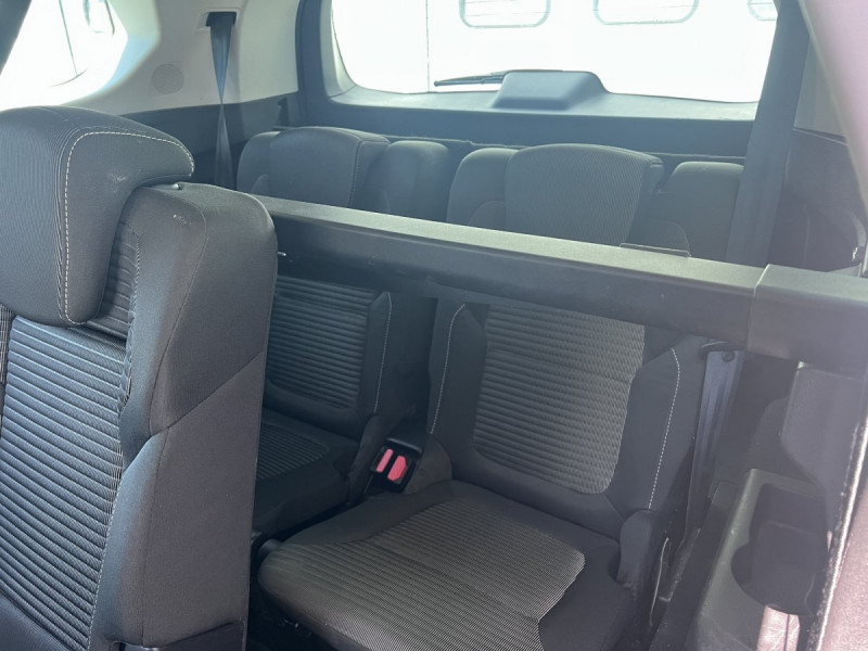 Photo 7 de l'offre de RENAULT Grand Scénic IV IV Business Blue dCi 120 à 14490€ chez Carlyss automobiles Vitré