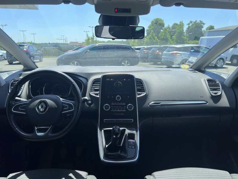 Photo 4 de l'offre de RENAULT Grand Scénic IV IV Business Blue dCi 120 à 14490€ chez Carlyss automobiles Vitré
