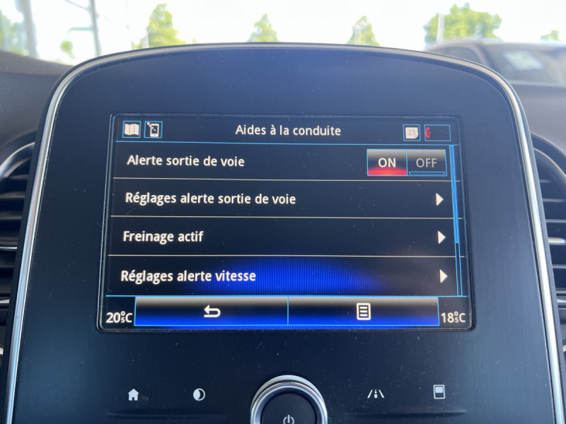 Photo 14 de l'offre de RENAULT Grand Scénic IV IV Business Blue dCi 120 à 14490€ chez Carlyss automobiles Vitré