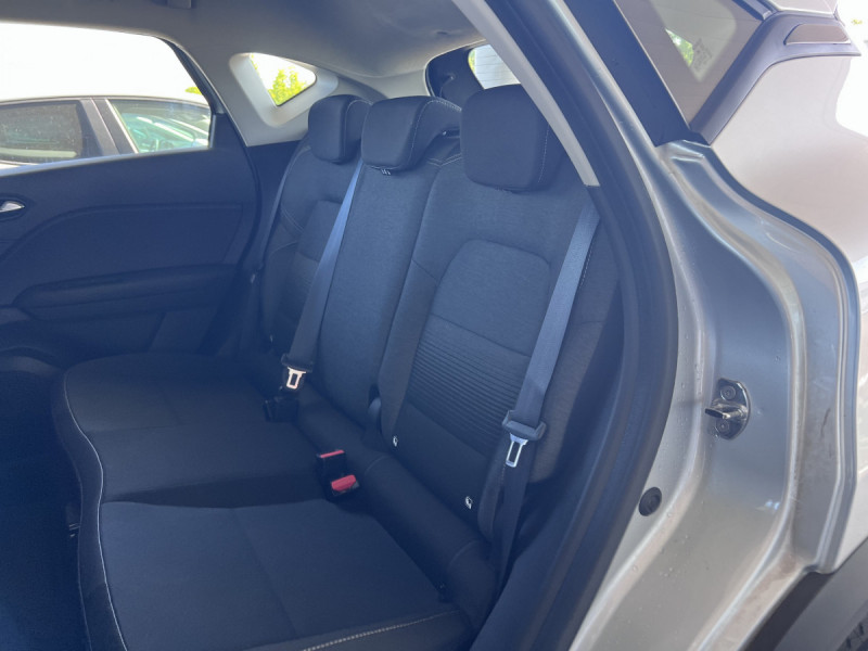 Photo 8 de l'offre de Renault Captur (2) Business Blue dCi 115 à 12990€ chez Carlyss automobiles Vitré