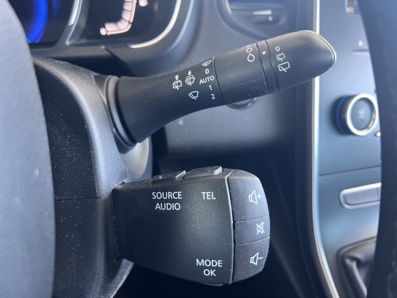 Photo 18 de l'offre de RENAULT Grand Scénic IV IV Business Blue dCi 120 à 14490€ chez Carlyss automobiles Vitré