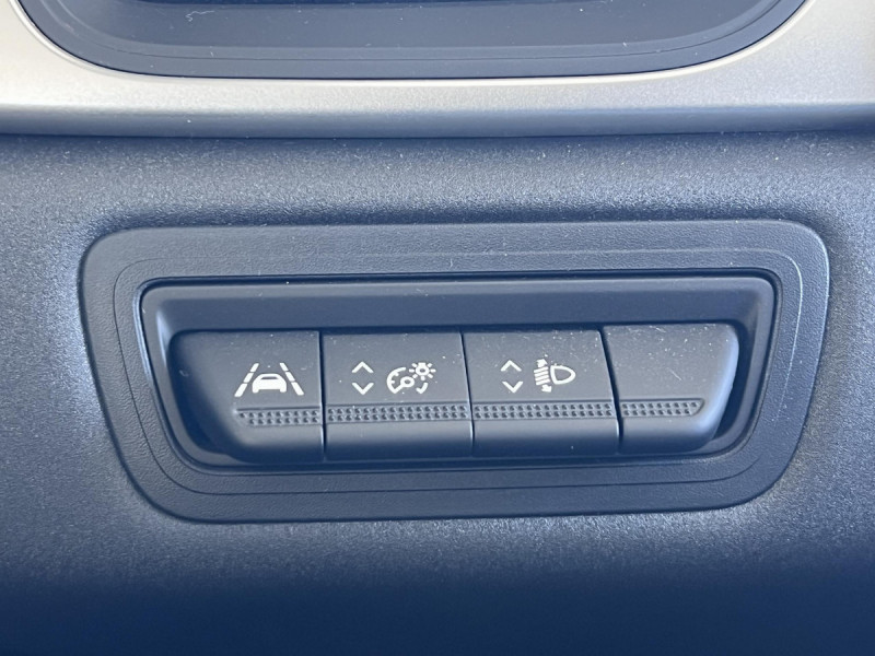 Photo 14 de l'offre de Renault Captur (2) Business Blue dCi 115 à 12990€ chez Carlyss automobiles Vitré