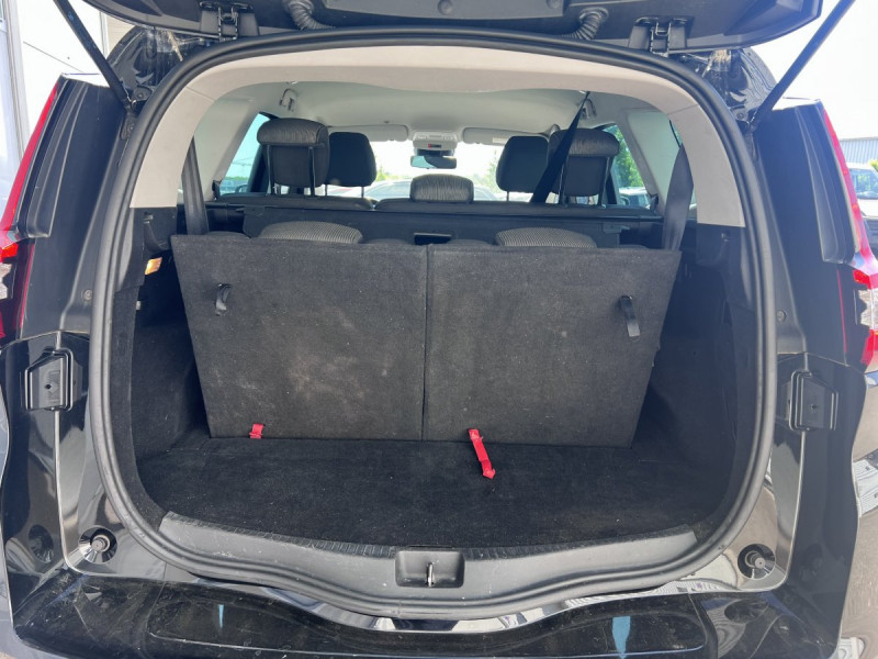 Photo 8 de l'offre de RENAULT Grand Scénic IV IV Business Blue dCi 120 à 14490€ chez Carlyss automobiles Vitré