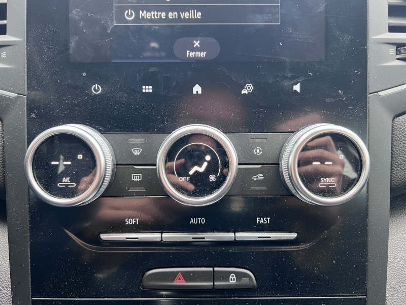 Photo 14 de l'offre de Renault Mégane Berline (4) Business TCe 115 FAP -21N à 15990€ chez Carlyss automobiles Vitré