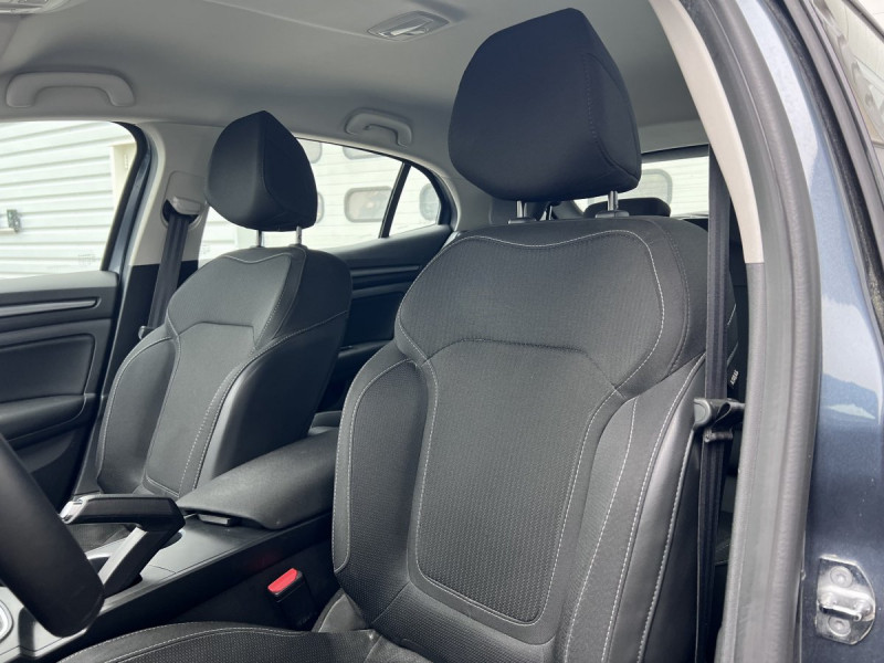 Photo 5 de l'offre de Renault Mégane Berline (4) Business TCe 115 FAP -21N à 15990€ chez Carlyss automobiles Vitré