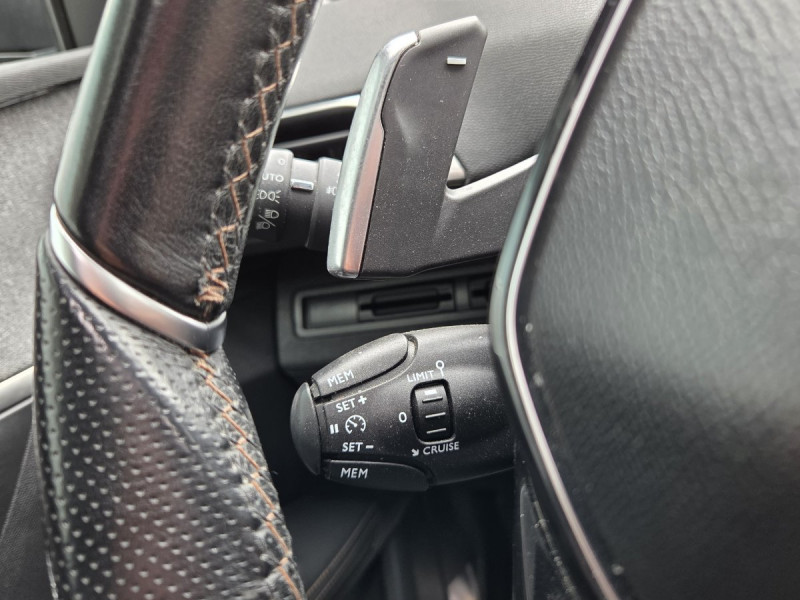 Photo 18 de l'offre de PEUGEOT 5008 (2) 1.6 BLUEHDI 120 S&S EAT6 GT LINE à 16990€ chez Carlyss automobiles Vitré