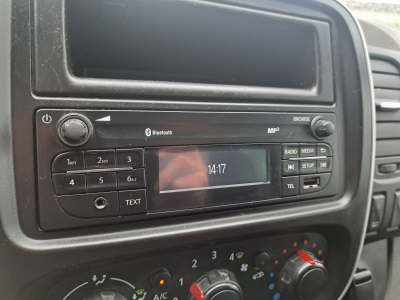 Photo 12 de l'offre de Renault Trafic (3) 14575 euros HT FG GCF L1H1 1000 dCi 120 E6 à 17490€ chez Carlyss automobiles Vitré