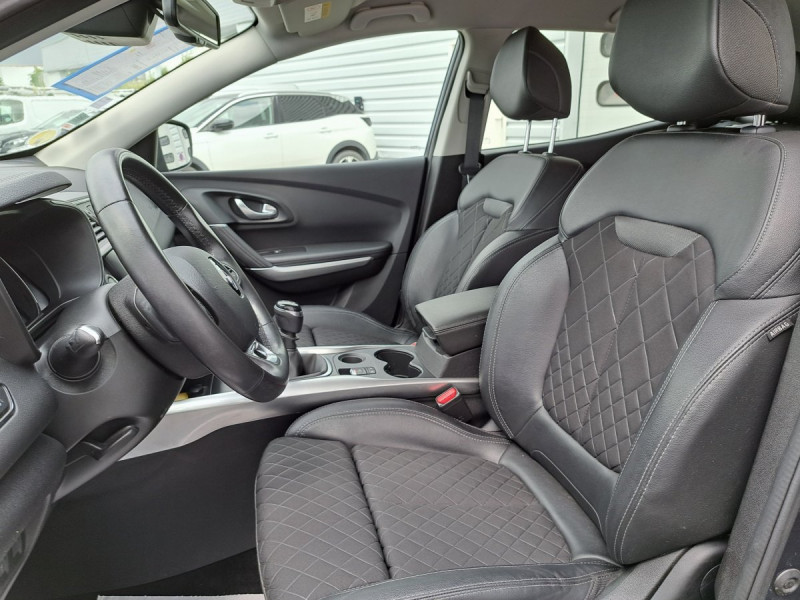 Photo 7 de l'offre de RENAULT Kadjar Intens Blue dCi 115 à 15990€ chez Carlyss automobiles Vitré