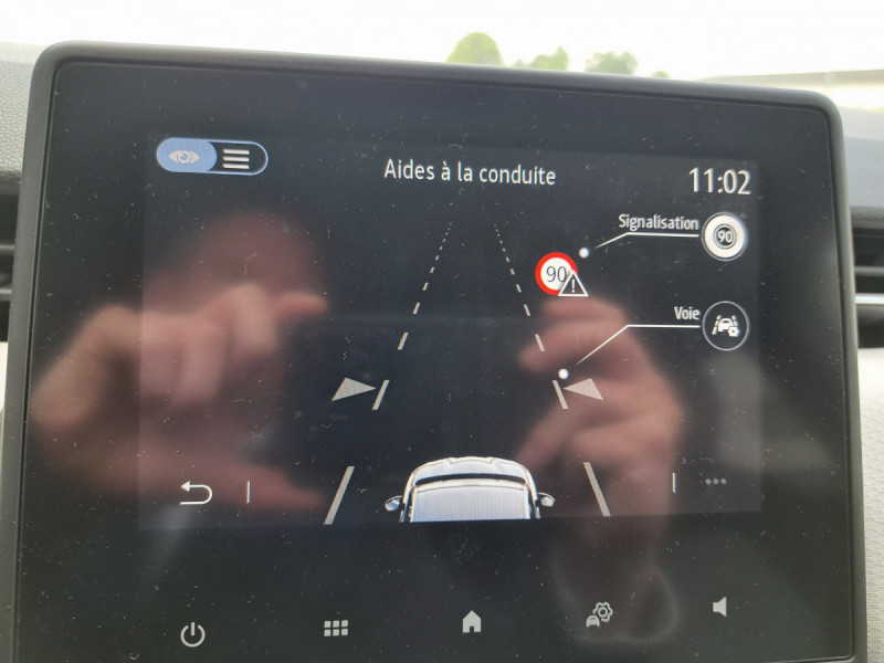 Photo 14 de l'offre de RENAULT Clio (5) Evolution E-Tech hybride 145 à 15990€ chez Carlyss automobiles Vitré