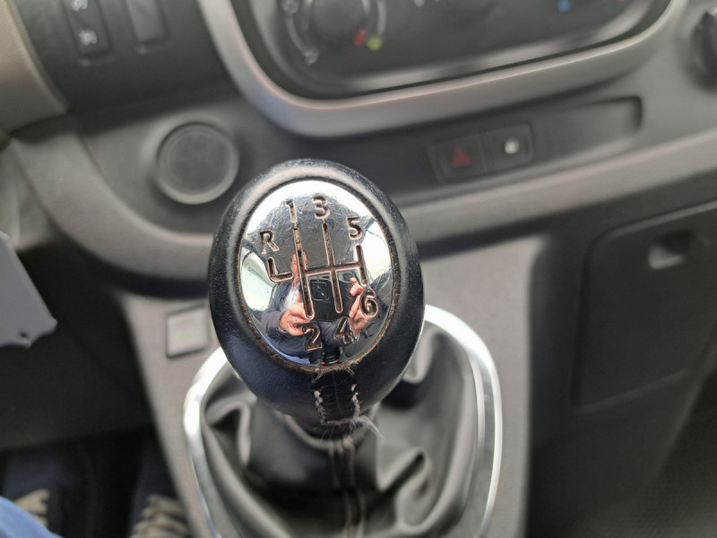 Photo 18 de l'offre de Renault Trafic (3) 14575 euros HT FG GCF L1H1 1000 dCi 120 E6 à 17490€ chez Carlyss automobiles Vitré