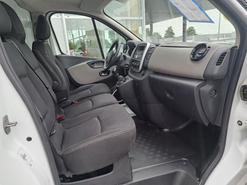 Photo 8 de l'offre de Renault Trafic (3) 14575 euros HT FG GCF L1H1 1000 dCi 120 E6 à 17490€ chez Carlyss automobiles Vitré