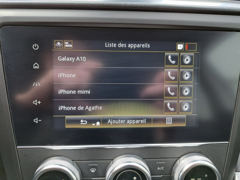 Photo 13 de l'offre de RENAULT Kadjar Intens Blue dCi 115 à 15990€ chez Carlyss automobiles Vitré