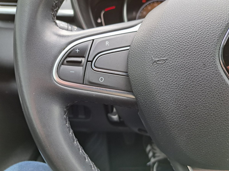 Photo 19 de l'offre de RENAULT Kadjar Intens Blue dCi 115 à 15990€ chez Carlyss automobiles Vitré