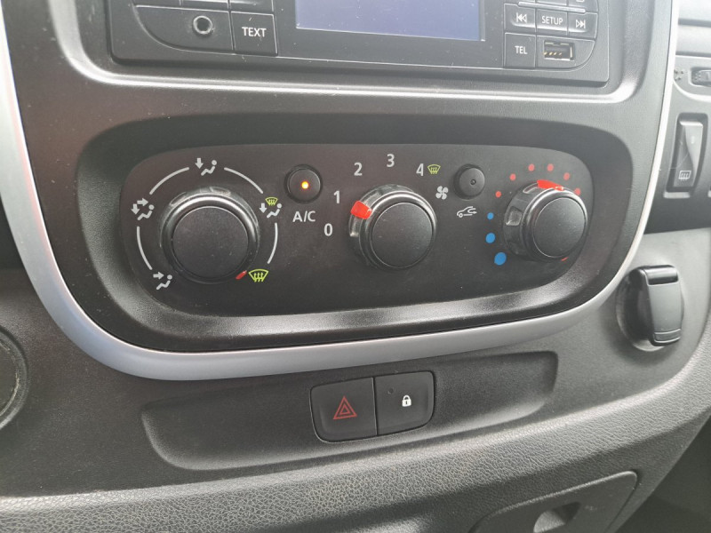 Photo 11 de l'offre de Renault Trafic (3) 14575 euros HT FG GCF L1H1 1000 dCi 120 E6 à 17490€ chez Carlyss automobiles Vitré