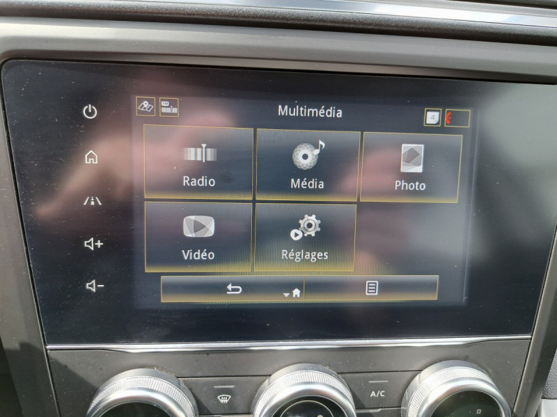 Photo 12 de l'offre de RENAULT Kadjar Intens Blue dCi 115 à 15990€ chez Carlyss automobiles Vitré