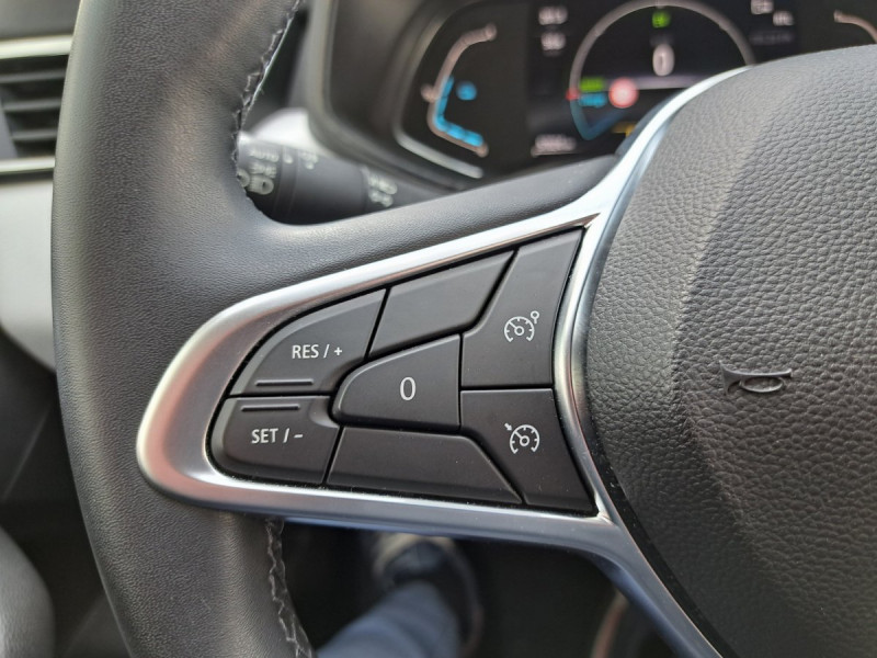 Photo 18 de l'offre de RENAULT Clio (5) Evolution E-Tech hybride 145 à 15990€ chez Carlyss automobiles Vitré