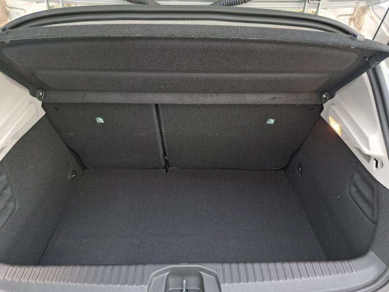 Photo 9 de l'offre de RENAULT Clio (5) Evolution E-Tech hybride 145 à 15990€ chez Carlyss automobiles Vitré