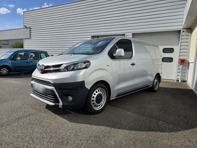 Photo 2 de l'offre de Toyota Proace (2) 15658 euros HT MEDIUM 115 D-4D BUSINESS à 18790€ chez Carlyss automobiles Vitré