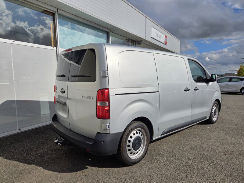 Photo 4 de l'offre de Toyota Proace (2) 15658 euros HT MEDIUM 115 D-4D BUSINESS à 18790€ chez Carlyss automobiles Vitré