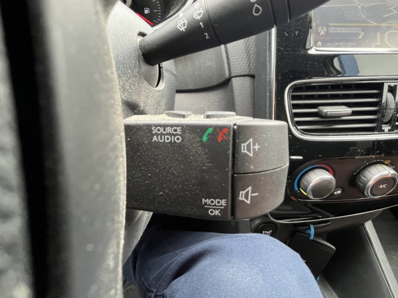 Photo 17 de l'offre de Renault Clio Estate (4) Business dCi 90 à 11990€ chez Carlyss automobiles Vitré