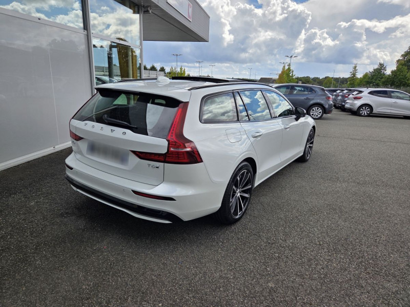 Photo 5 de l'offre de Volvo V60 (2) T6 AWD Hybride rechargeable 253 ch + 145 ch Geartronic 8 Plus Dark à 49990€ chez Carlyss automobiles Vitré
