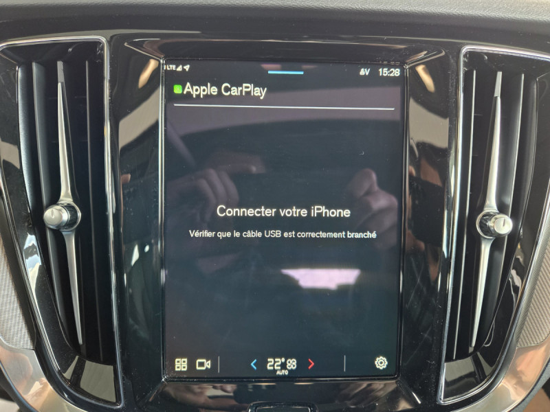 Photo 15 de l'offre de Volvo V60 (2) T6 AWD Hybride rechargeable 253 ch + 145 ch Geartronic 8 Plus Dark à 49990€ chez Carlyss automobiles Vitré