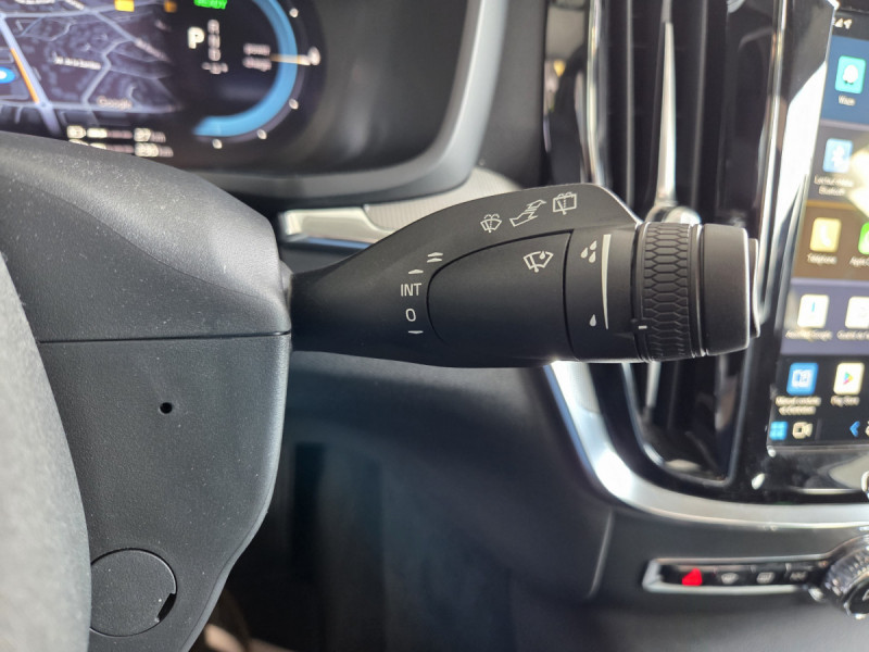 Photo 25 de l'offre de Volvo V60 (2) T6 AWD Hybride rechargeable 253 ch + 145 ch Geartronic 8 Plus Dark à 49990€ chez Carlyss automobiles Vitré