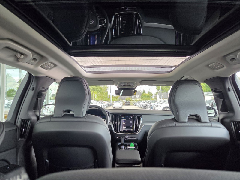 Photo 8 de l'offre de Volvo V60 (2) T6 AWD Hybride rechargeable 253 ch + 145 ch Geartronic 8 Plus Dark à 49990€ chez Carlyss automobiles Vitré