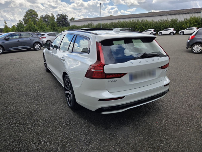 Photo 3 de l'offre de Volvo V60 (2) T6 AWD Hybride rechargeable 253 ch + 145 ch Geartronic 8 Plus Dark à 49990€ chez Carlyss automobiles Vitré