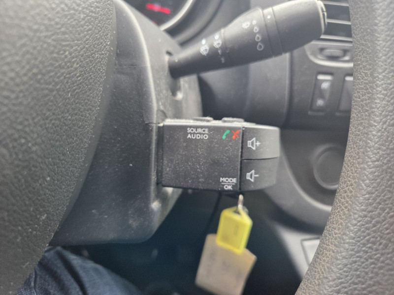 Photo 15 de l'offre de Renault Trafic (3) 13325 euros HT Fourgon Conf+ L1H1 1000 Ener dCi 120 à 15990€ chez Carlyss automobiles Vitré