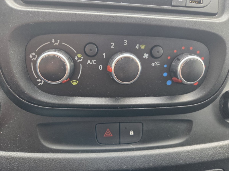 Photo 11 de l'offre de Renault Trafic (3) 13325 euros HT Fourgon Conf+ L1H1 1000 Ener dCi 120 à 15990€ chez Carlyss automobiles Vitré