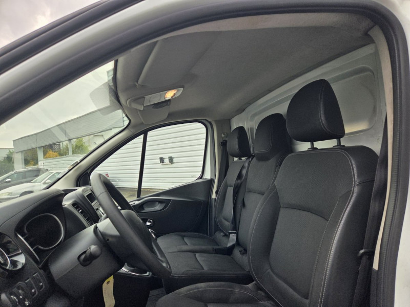 Photo 9 de l'offre de Renault Trafic (3) 13325 euros HT Fourgon Conf+ L1H1 1000 Ener dCi 120 à 15990€ chez Carlyss automobiles Vitré