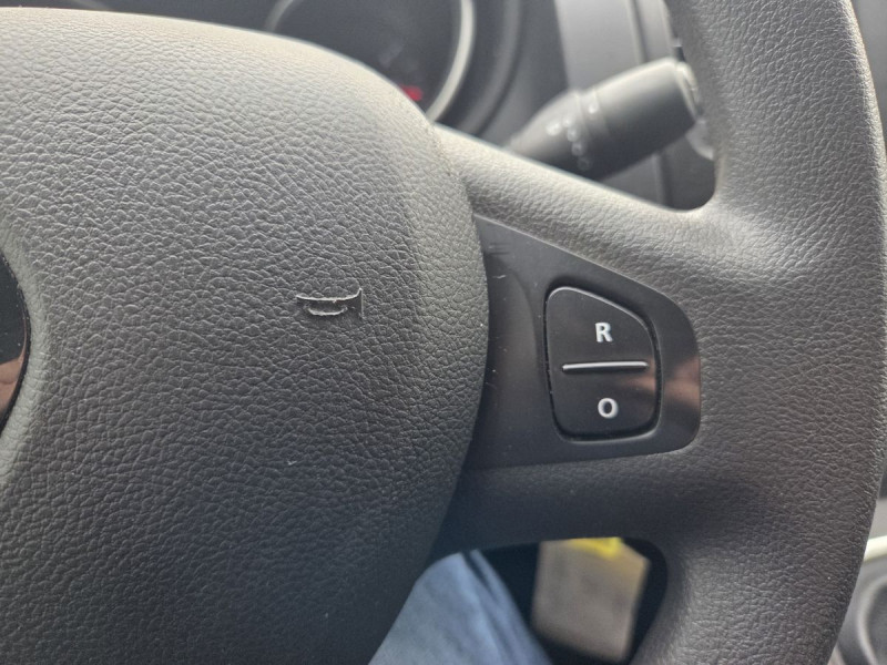 Photo 14 de l'offre de Renault Trafic (3) 13325 euros HT Fourgon Conf+ L1H1 1000 Ener dCi 120 à 15990€ chez Carlyss automobiles Vitré