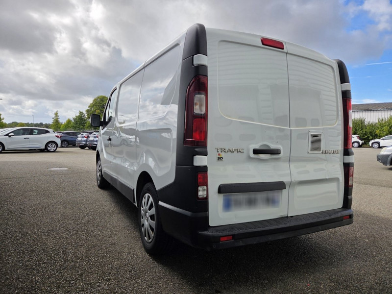 Photo 2 de l'offre de Renault Trafic (3) 13325 euros HT Fourgon Conf+ L1H1 1000 Ener dCi 120 à 15990€ chez Carlyss automobiles Vitré