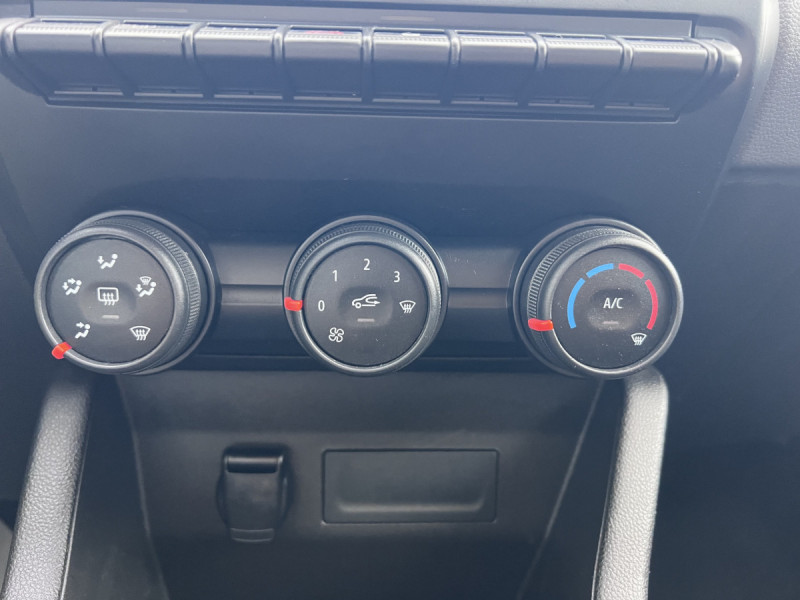 Photo 8 de l'offre de Renault Clio Société (5) 8158 euros HT Air Blue dCi 85 à 9790€ chez Carlyss automobiles Vitré