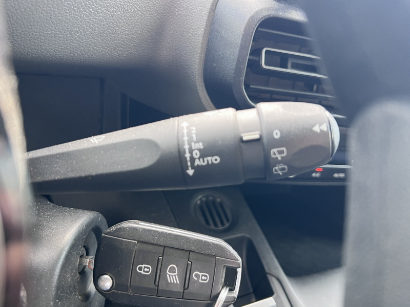 Photo 16 de l'offre de PEUGEOT Rifter BlueHDi 130 S&S Allure à 16990€ chez Carlyss automobiles Vitré