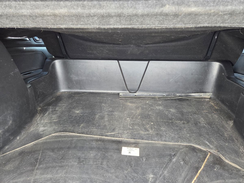 Photo 19 de l'offre de Renault Mégane Société (4) Air Nav 2P Energy dCi 90 à 7490€ chez Carlyss automobiles Vitré