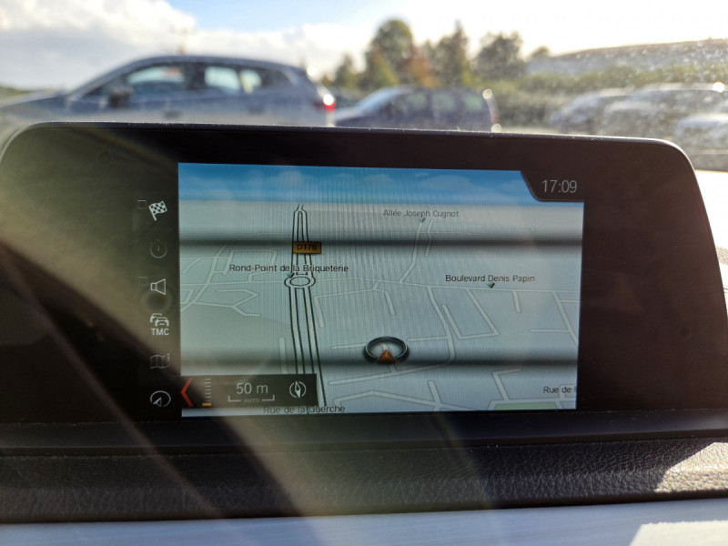 Photo 12 de l'offre de BMW Série 1 (2) 116d Auto SPORT à 17990€ chez Carlyss automobiles Vitré