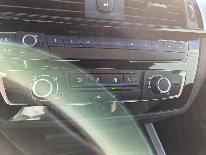 Photo 13 de l'offre de BMW Série 1 (2) 116d Auto SPORT à 17990€ chez Carlyss automobiles Vitré