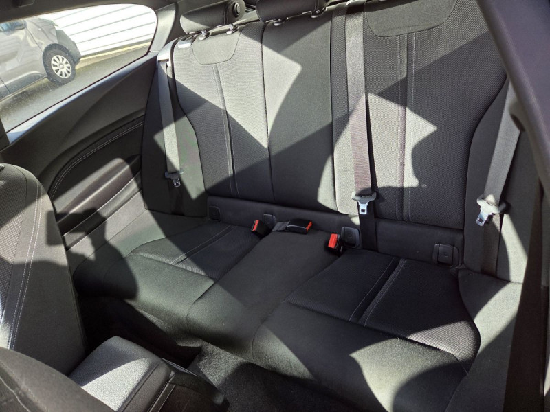 Photo 10 de l'offre de BMW Série 1 (2) 116d Auto SPORT à 17990€ chez Carlyss automobiles Vitré