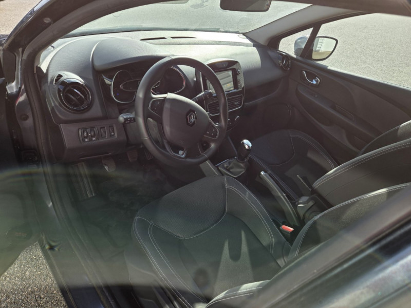 Photo 7 de l'offre de Renault Clio Estate (4) Business dCi 90 à 11290€ chez Carlyss automobiles Vitré