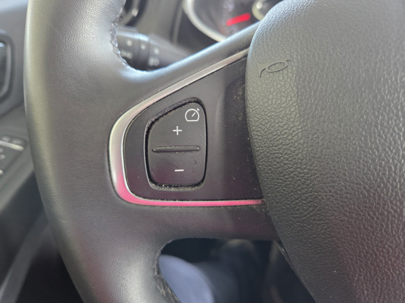 Photo 15 de l'offre de Renault Clio Estate (4) Business dCi 90 à 11290€ chez Carlyss automobiles Vitré