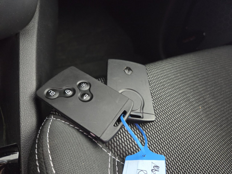 Photo 18 de l'offre de Renault Clio Estate (4) Business dCi 90 à 11290€ chez Carlyss automobiles Vitré