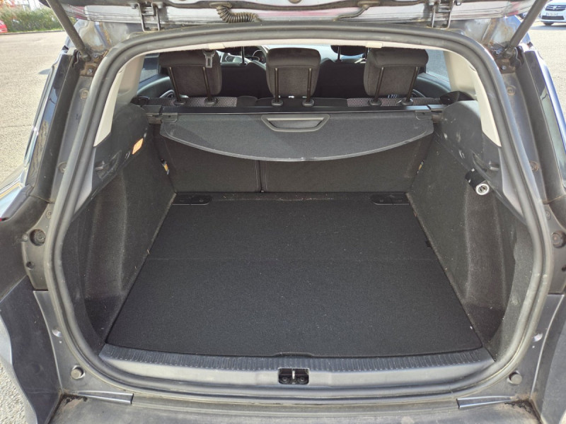 Photo 17 de l'offre de Renault Clio Estate (4) Business dCi 90 à 11290€ chez Carlyss automobiles Vitré