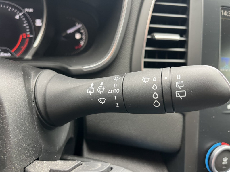 Photo 18 de l'offre de Renault Mégane Estate (4) Zen Energy dCi 130 à 13790€ chez Carlyss automobiles Vitré