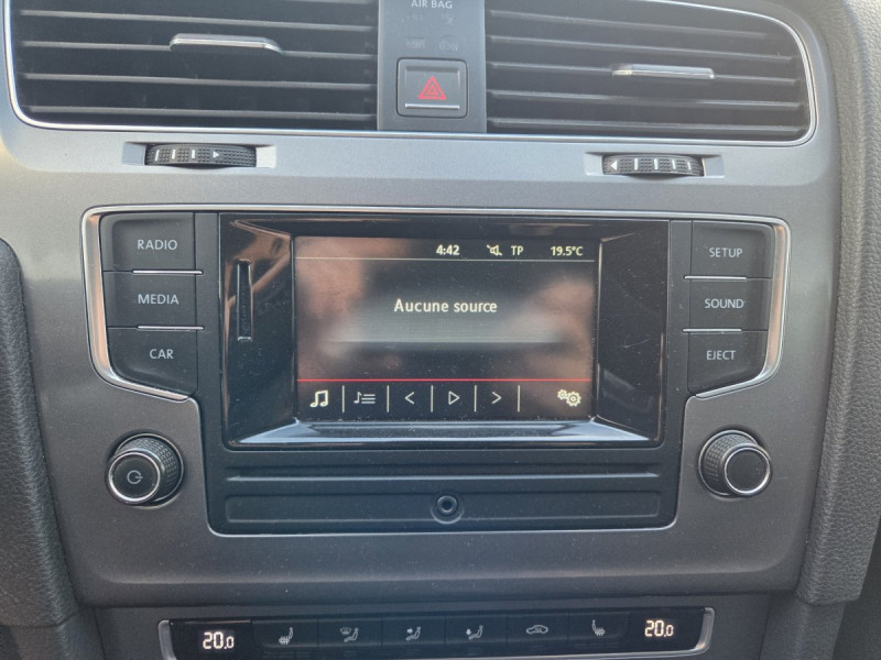 Photo 11 de l'offre de VOLKSWAGEN Golf (7) 1.6 TDI 105 BVM5 Trendline à 11990€ chez Carlyss automobiles Vitré