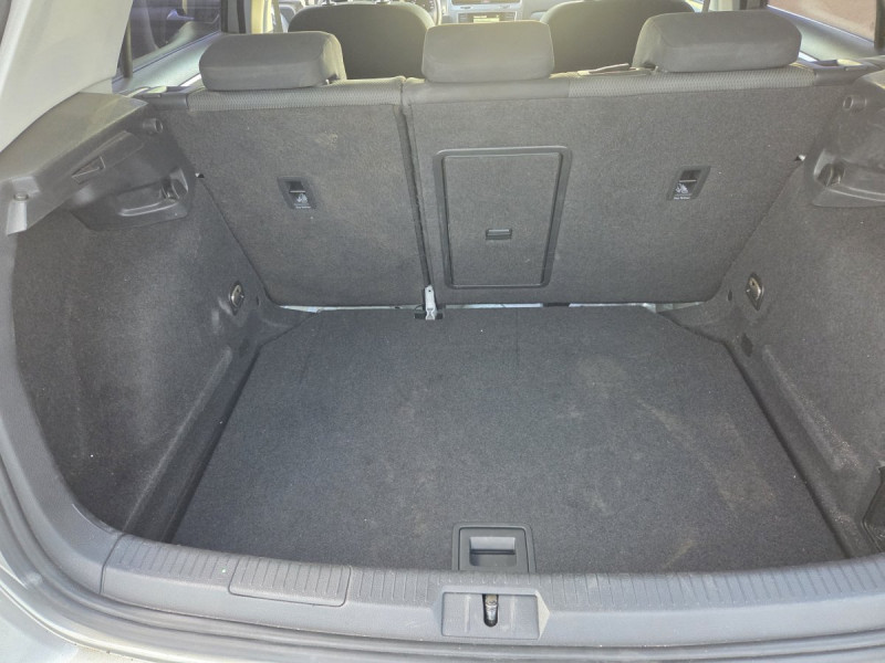 Photo 20 de l'offre de VOLKSWAGEN Golf (7) 1.6 TDI 105 BVM5 Trendline à 11990€ chez Carlyss automobiles Vitré