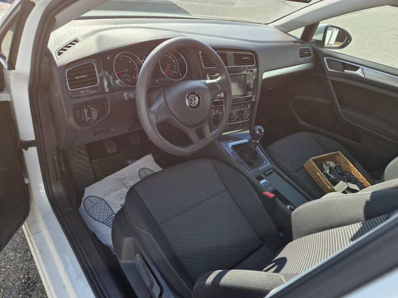 Photo 7 de l'offre de VOLKSWAGEN Golf (7) 1.6 TDI 115 BVM5 Trendline à 15790€ chez Carlyss automobiles Vitré