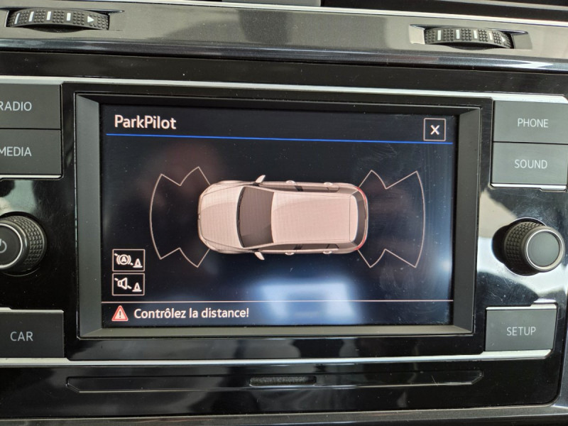 Photo 11 de l'offre de VOLKSWAGEN Golf (7) 1.6 TDI 115 BVM5 Trendline à 15790€ chez Carlyss automobiles Vitré