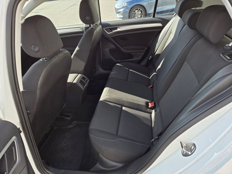 Photo 8 de l'offre de VOLKSWAGEN Golf (7) 1.6 TDI 115 BVM5 Trendline à 15790€ chez Carlyss automobiles Vitré